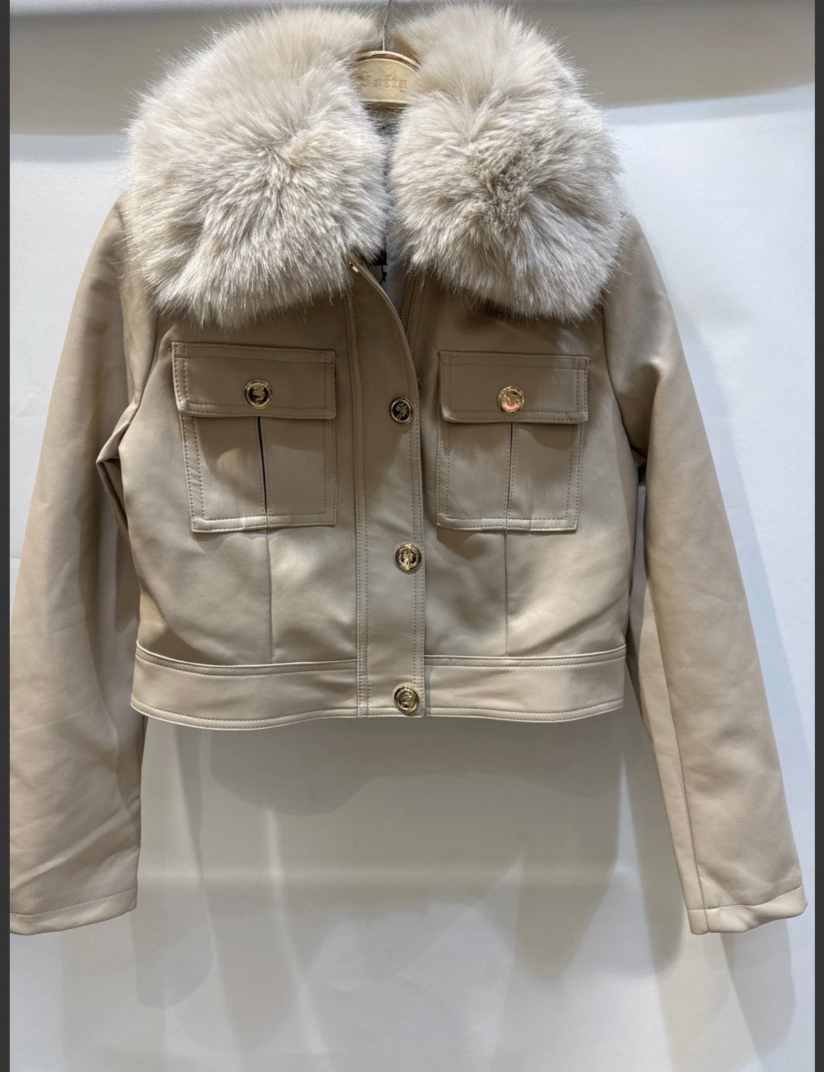 Cazadora de pelo dorada removible